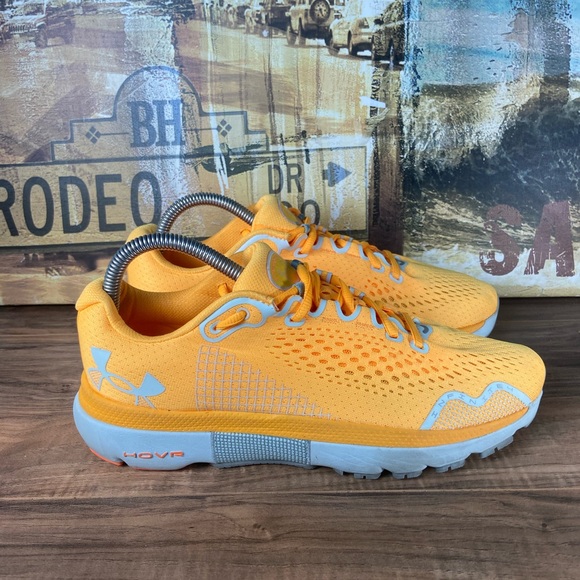 Under Armour Infinite 4 womens athletic shoes - Picture 2 of 7